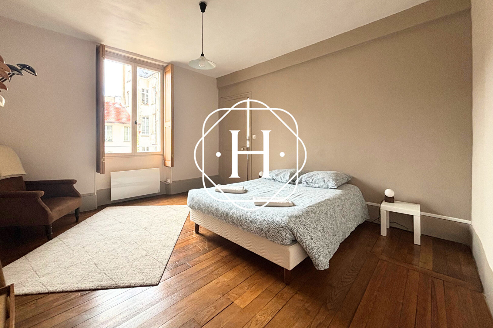 Appartement Versailles 2 pièce(s) 40.79 m2 NON MEUBLÉ