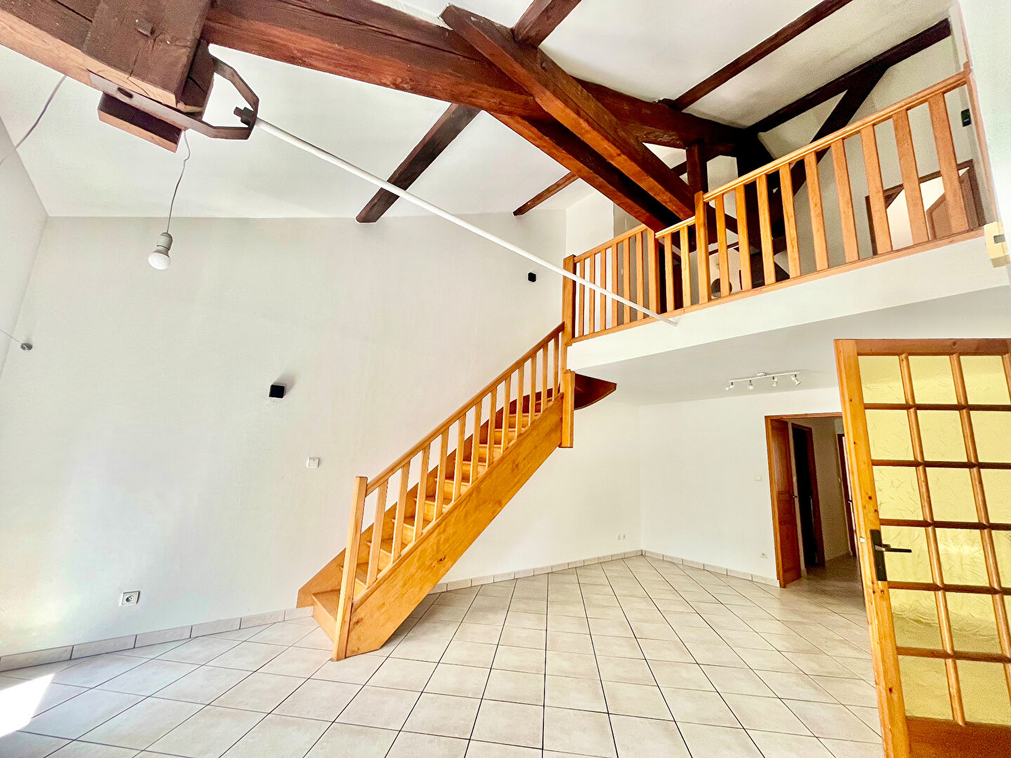 NANCY Bonsecours - Spacieux Duplex T6 de 105 m² avec Terrasse, Parking et Cave