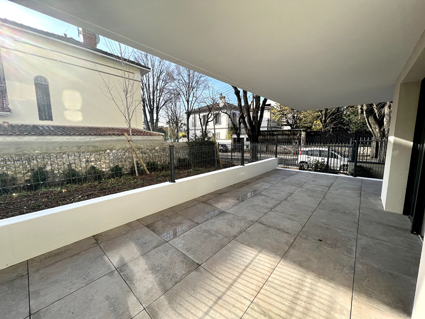 Photo A LOUER GRAND STUDIO Marseille 13012 ST BARNABE avec terrasse image 3/6