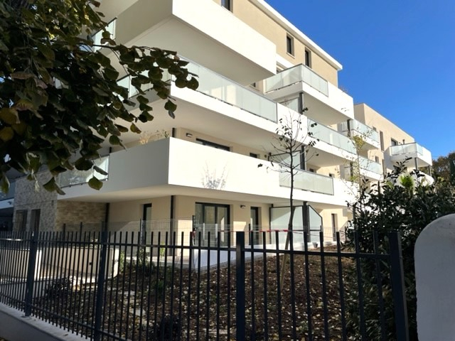 Photo A LOUER GRAND STUDIO Marseille 13012 ST BARNABE avec terrasse image 5/6