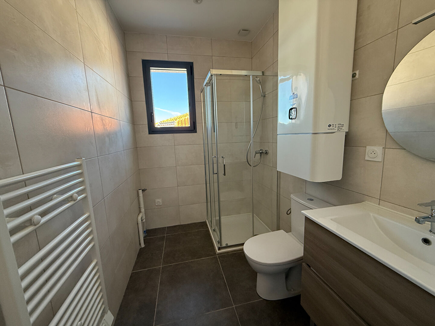 Photo A louer : Appartement beau Studio neuf Marseille 13012  avec parking en haut de villa image 4/5