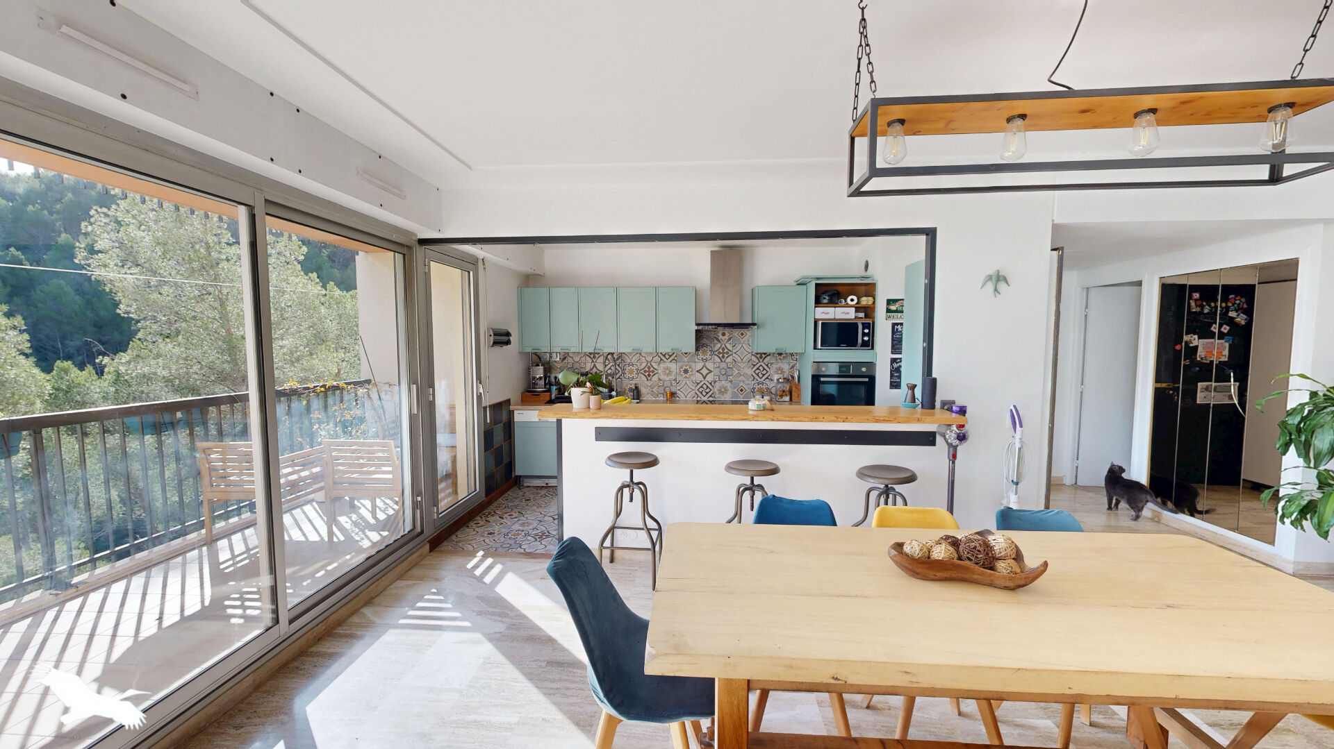 Photo Appartement Marseille 4 pièce(s) 128 m2, duplex inversé, balcon, parking, image 5/6