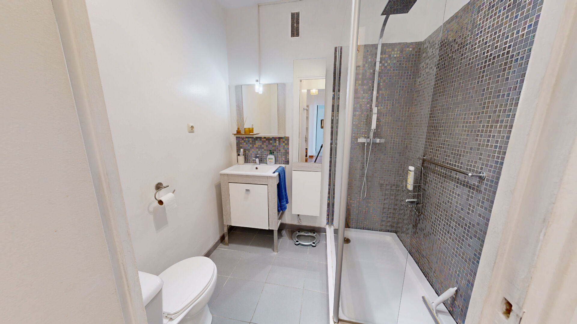 Photo A VENDRE APPARTEMENT T2 - SUPER ROUVIERE - 13009 - ASCENSEUR - BALCON - CALME - VUE MER image 5/6