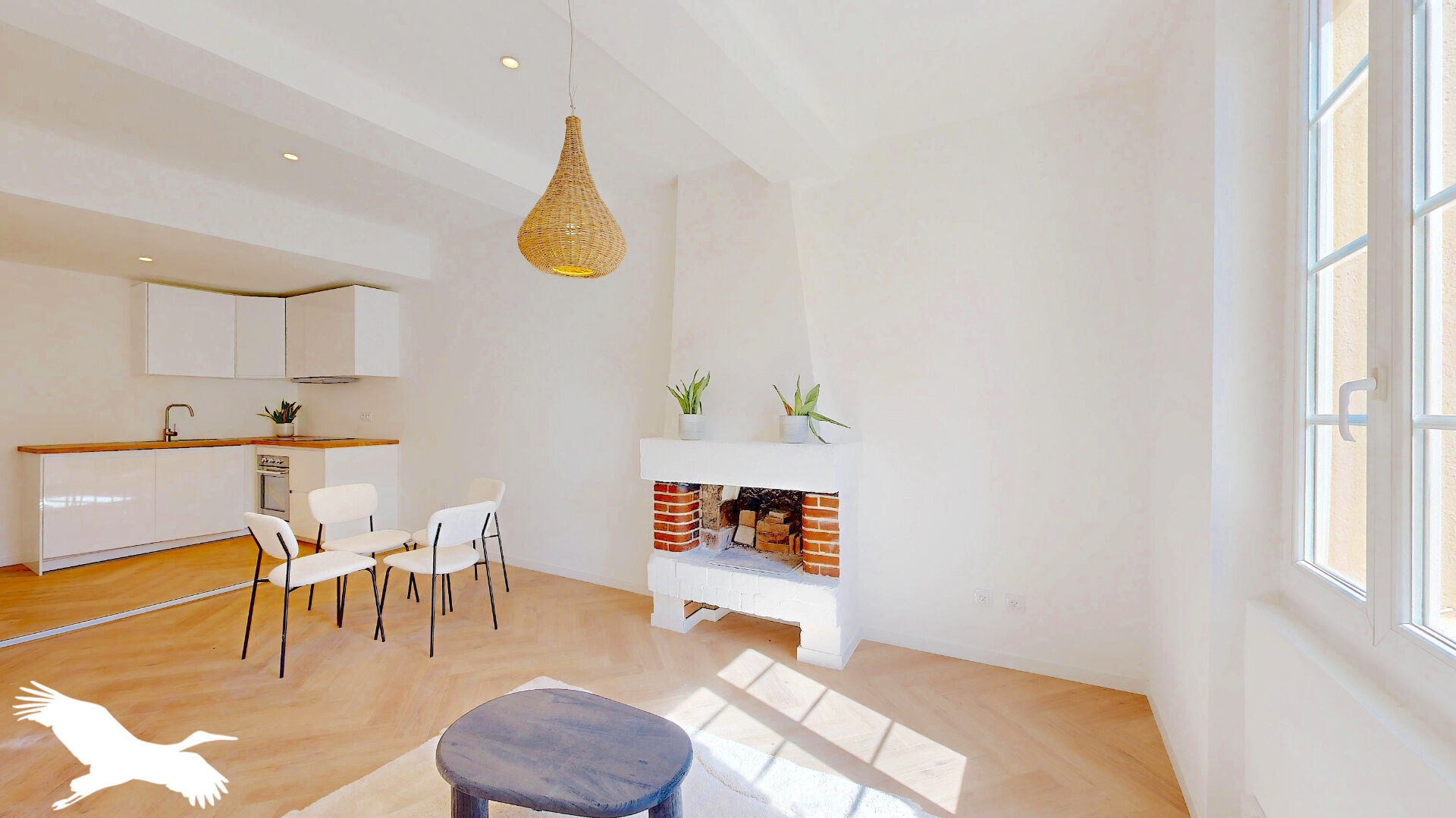 Photo RITCHY - Appartement T2 à vendre - 13260 - CASSIS - architecte - aucun travaux dans un petit immeuble du centre ville image 3/6