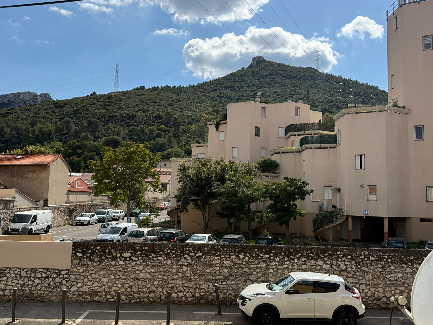 A LOUER Appartement Marseille 13011 grand T2 42 m2 avec cave