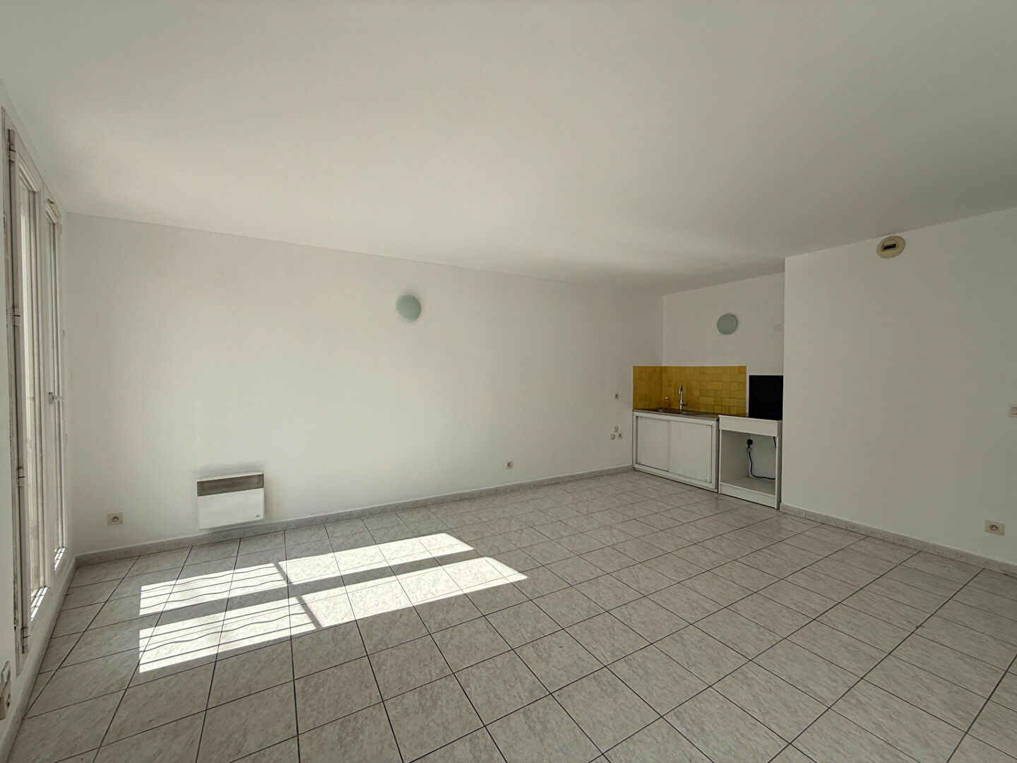 Photo A LOUER Appartement Marseille 13011 grand T2 42 m2 avec cave image 4/6