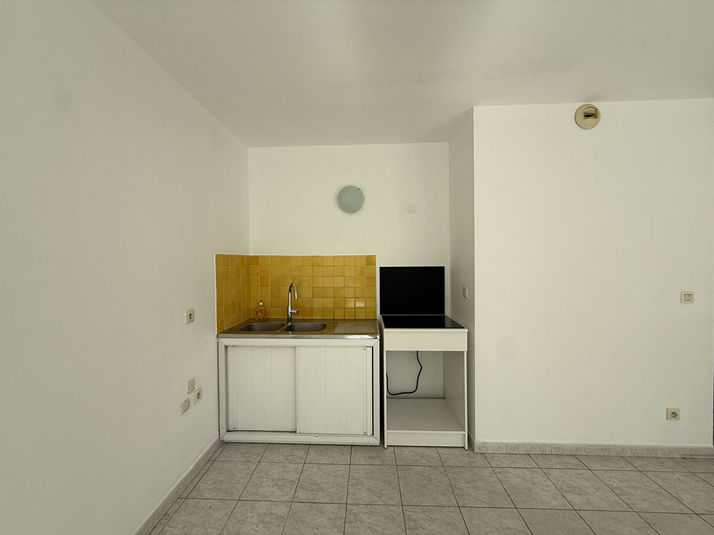 Photo A LOUER Appartement Marseille 13011 grand T2 42 m2 avec cave image 5/6