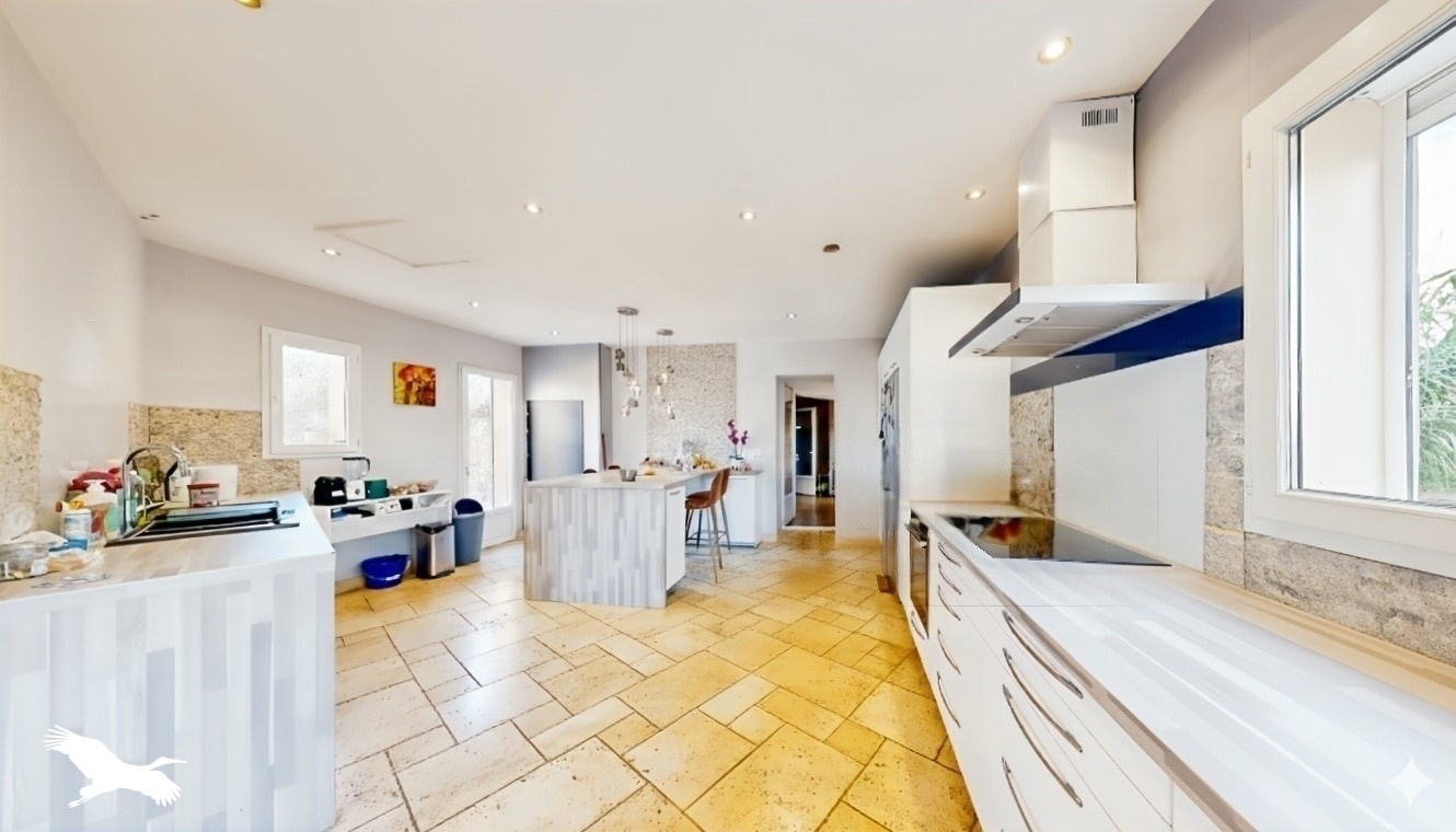 Photo À vendre - SARRA - Maison 6 pièces 175m² avec gararge de 42m² et piscine sur une parcelle de 899m² image 4/6