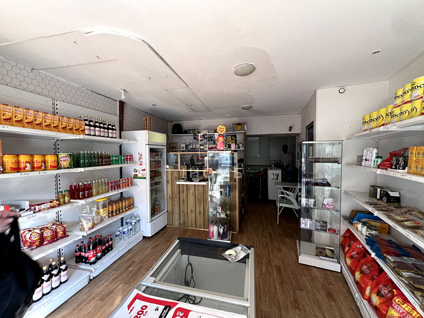 ANGERS PASTEUR - MURS COMMERCIAUX