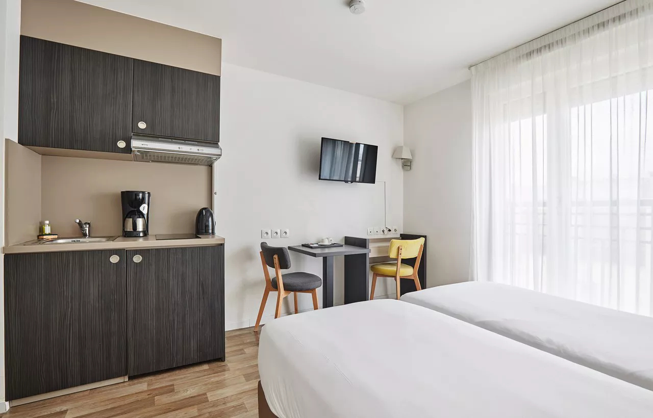 LEVALLOIS - STUDIO - 134 000 EUROS FAI