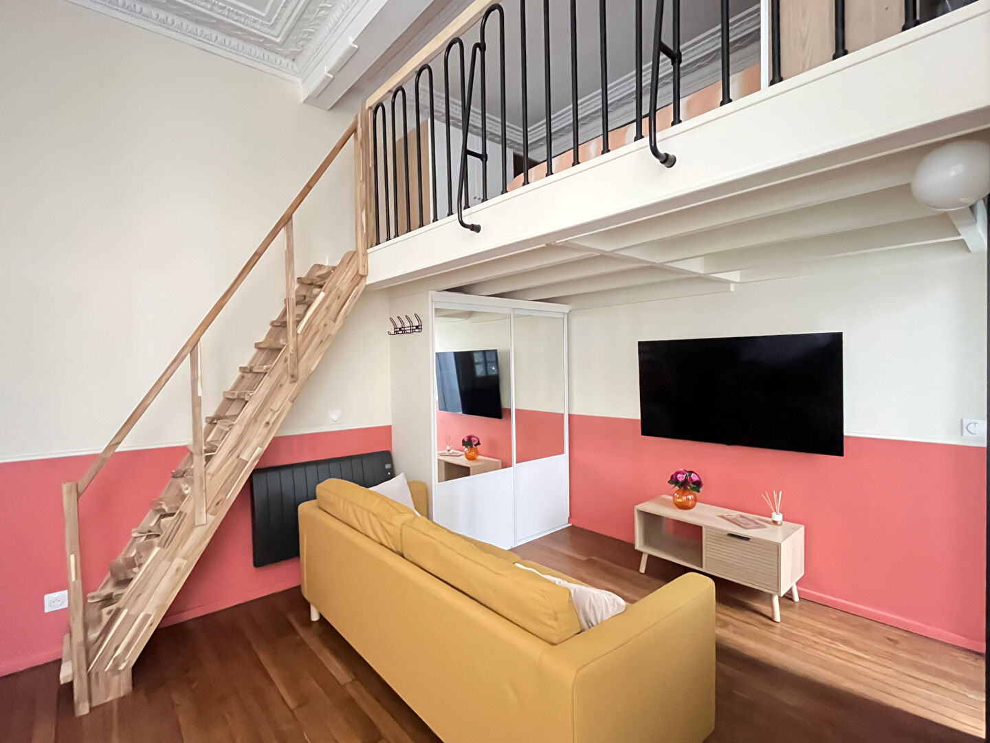 LEVALLOIS - STUDIO + MEZZANINE - 190 000 EUROS FAI