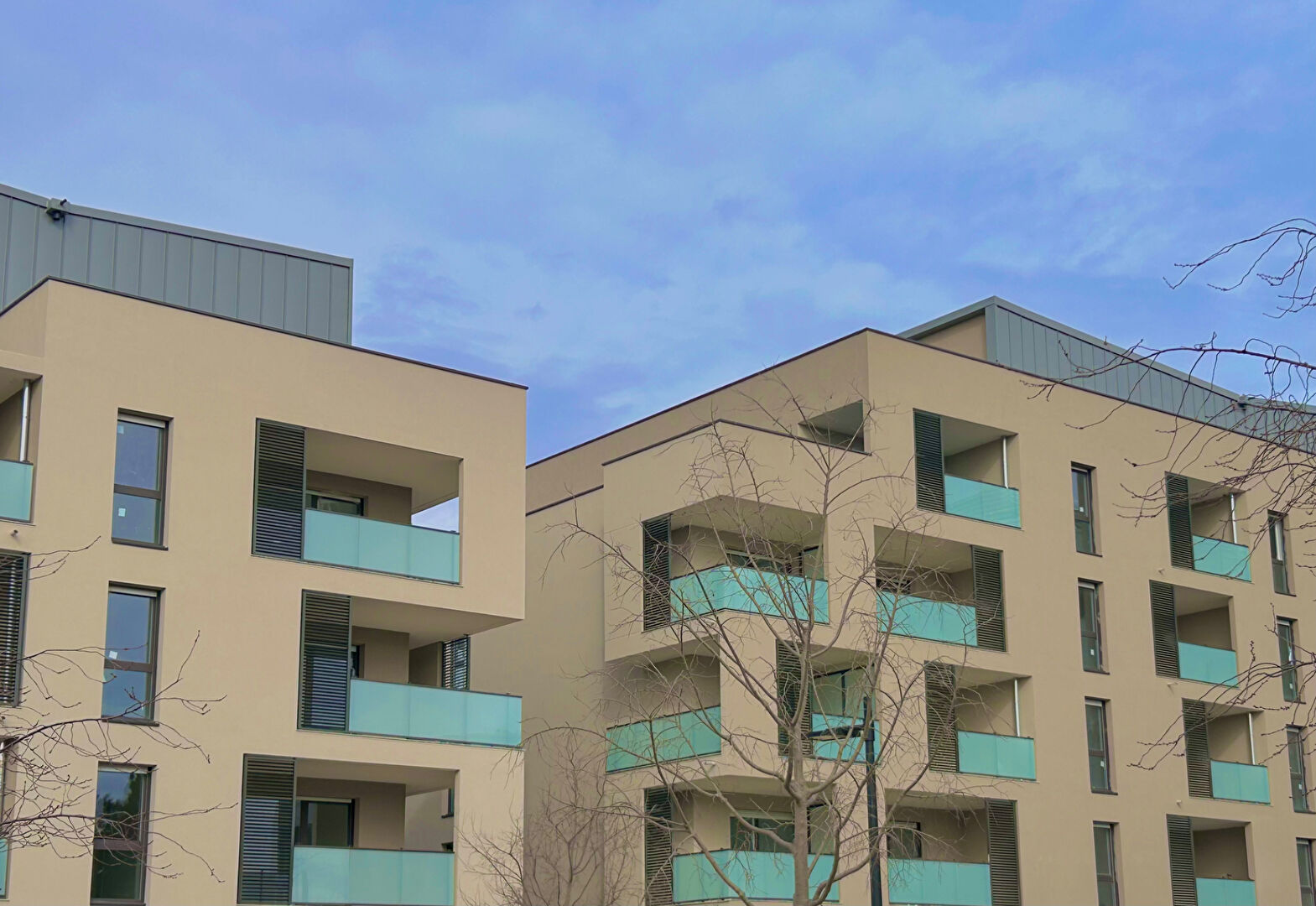 T2 AVEC BALCON COUVERT ET GARAGE EN SOUS-SOL À BRIGNAIS