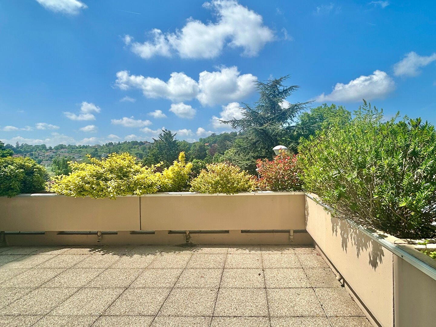 Photo RARE !  APPARTEMENT DE STANDING 60 m² AVEC TERRASSE DE 45 m² image 3/6