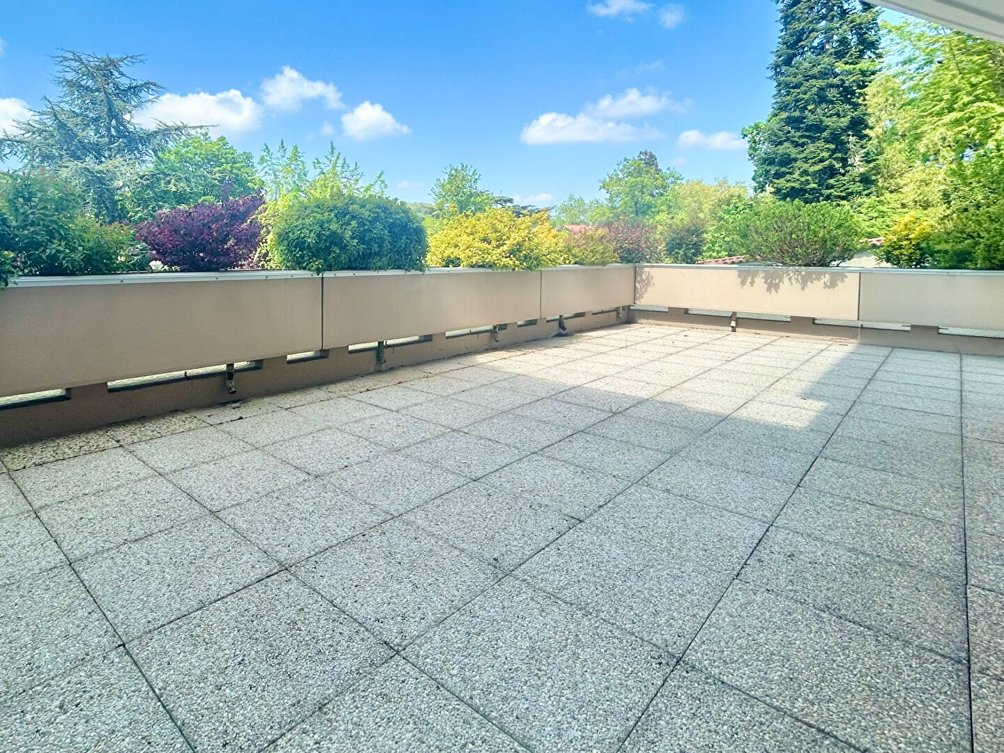 Photo RARE !  APPARTEMENT DE STANDING 60 m² AVEC TERRASSE DE 45 m² image 4/6