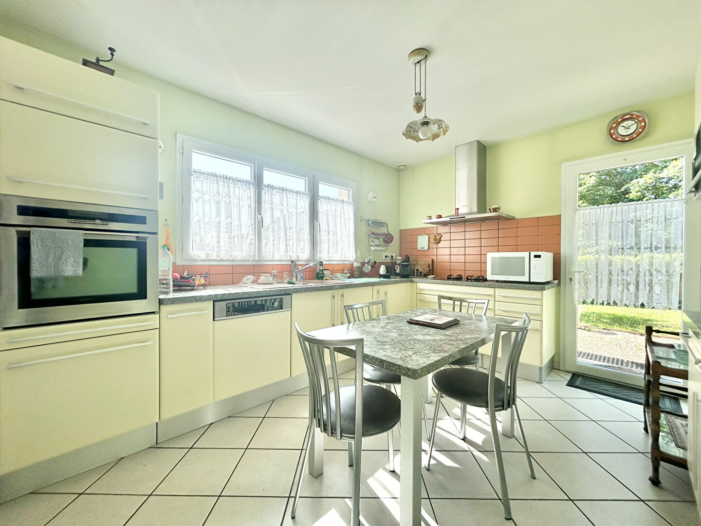 Photo GRANDE VILLA RECENTE PROCHE DES COMMERCES ET ECOLES image 2/6