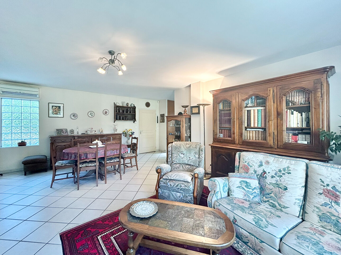 Photo GRANDE VILLA RECENTE PROCHE DES COMMERCES ET ECOLES image 4/6