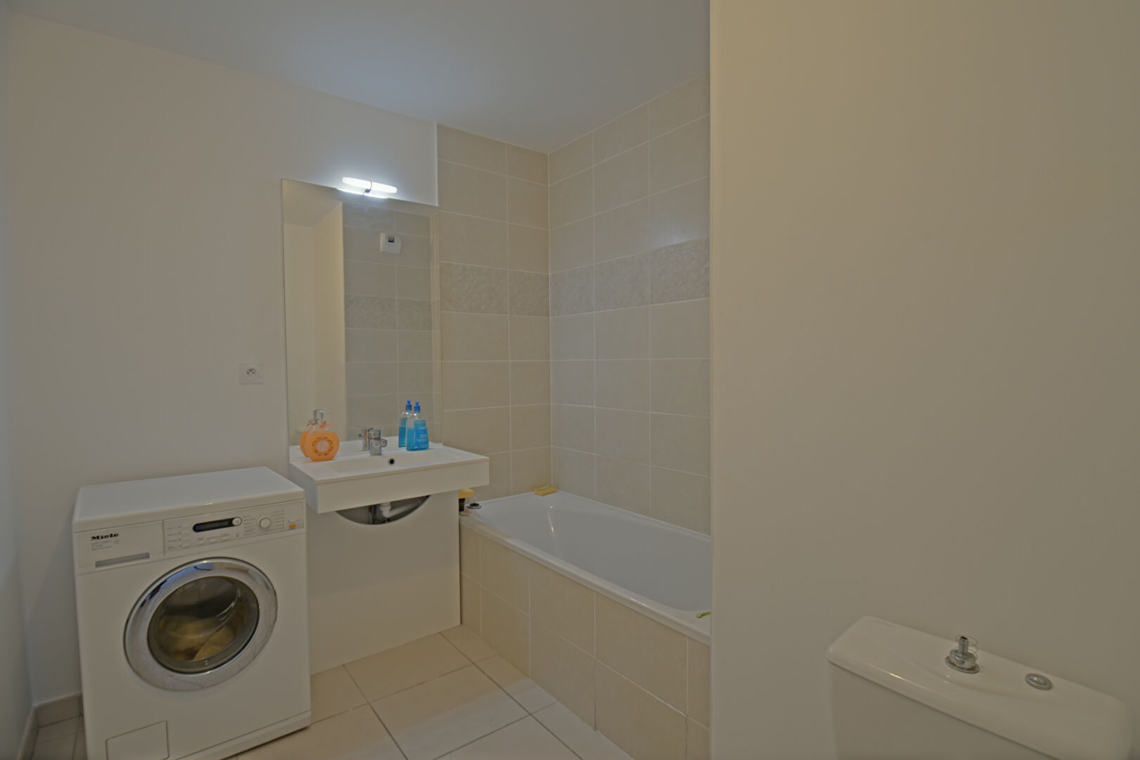 Photo 69200 VENISSIEUX PROX TRAM T4 / METRO D VENTE APPARTEMENT T2 1CH 40m² image 5/5