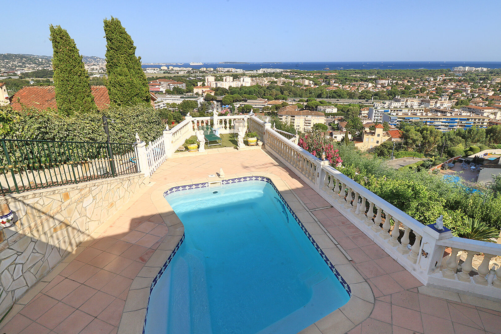 Agence immobilière de IMMOBILIERE CANNES MARINA Mandelieu