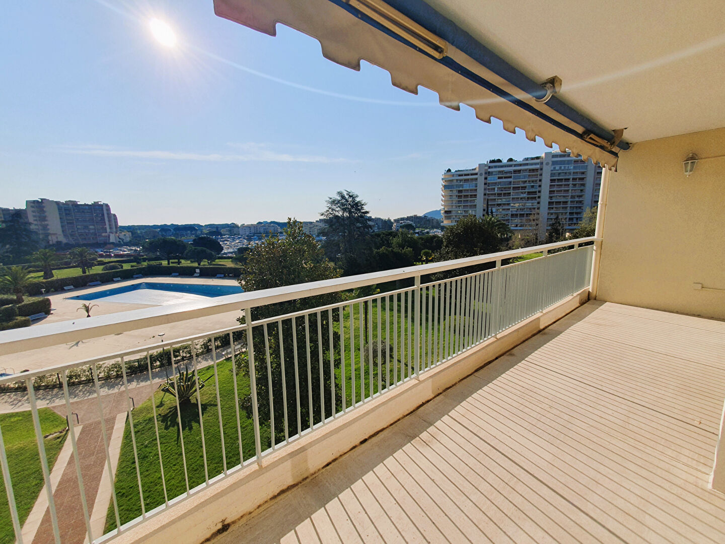 Agence immobilière de IMMOBILIERE CANNES MARINA Mandelieu