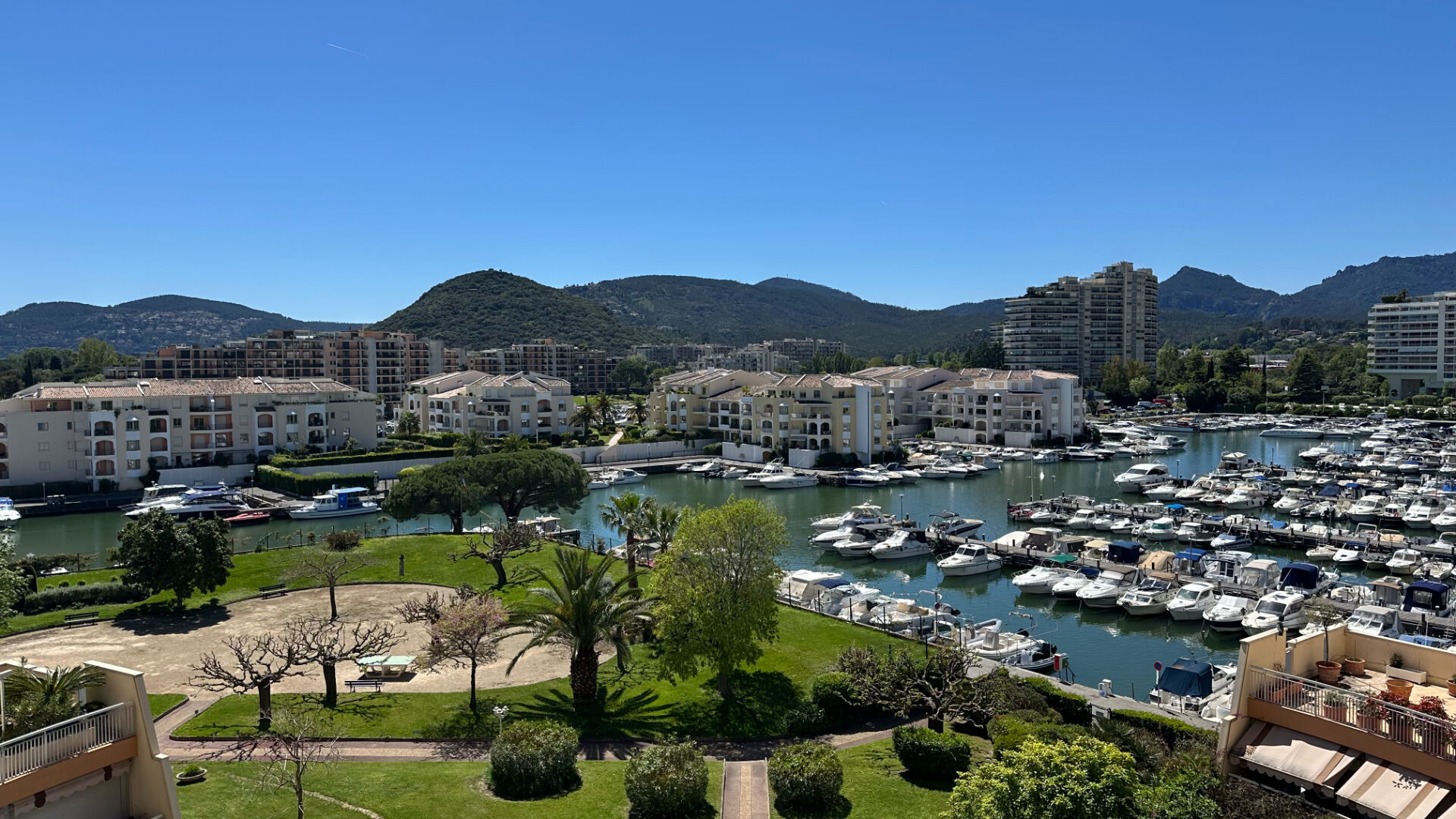 Agence immobilière de IMMOBILIERE CANNES MARINA Mandelieu