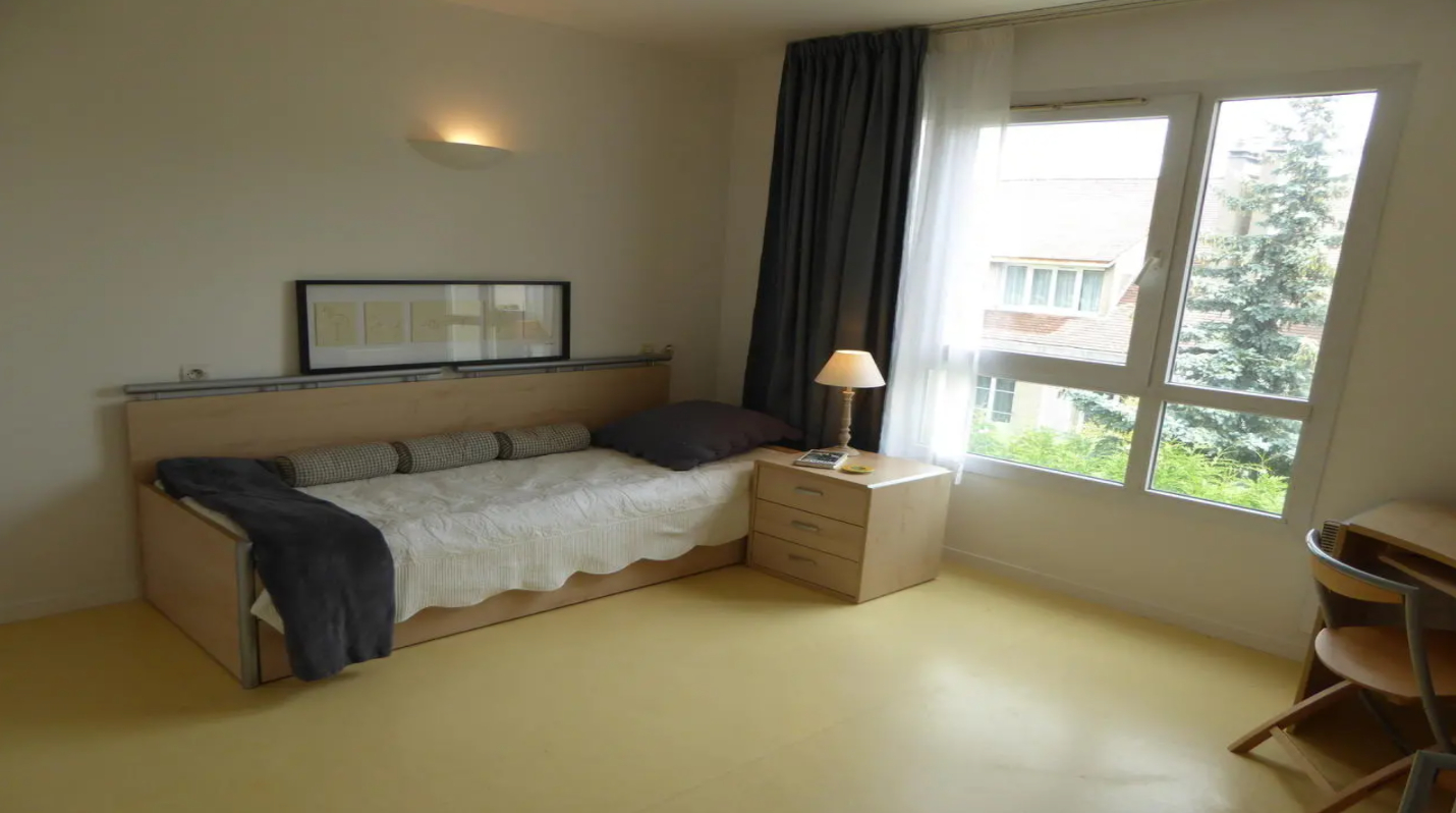 Photo VILLEJUIF- STUDIO LOUE EN MEUBLE- PROCHE METRO image 1/2