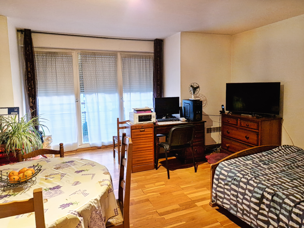 Photo F1 LOUÉ à vendre CENTRE VILLE d'OSNY image 2/6