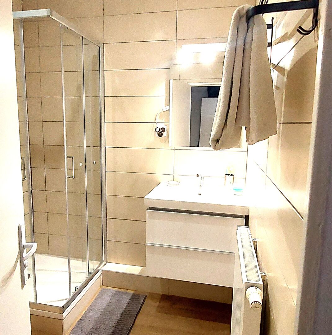 Photo CHARENTON LE PONT - QUARTIER VALMY image 3/6