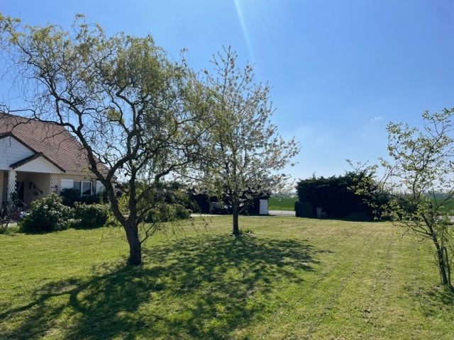 Terrain à Batir au coeur d'un village proche A5