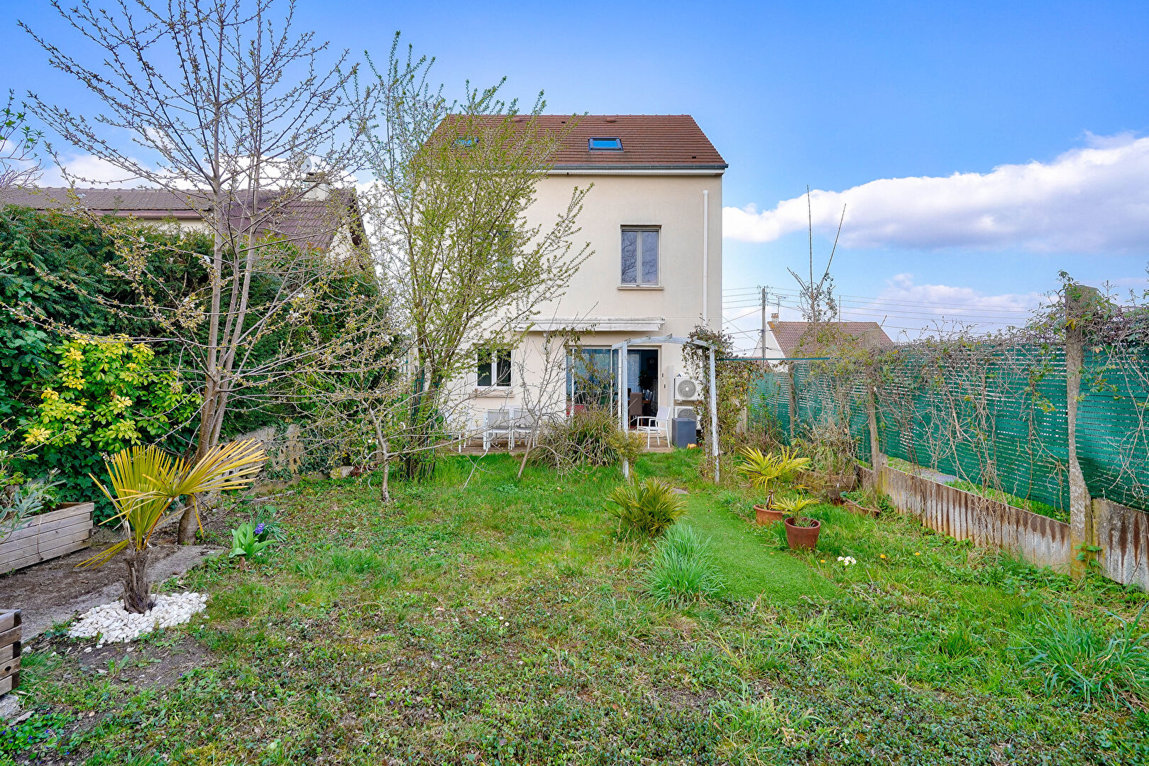 MAISON 176 m2 - 3 CHAMBRES - TERRAIN 211 m2