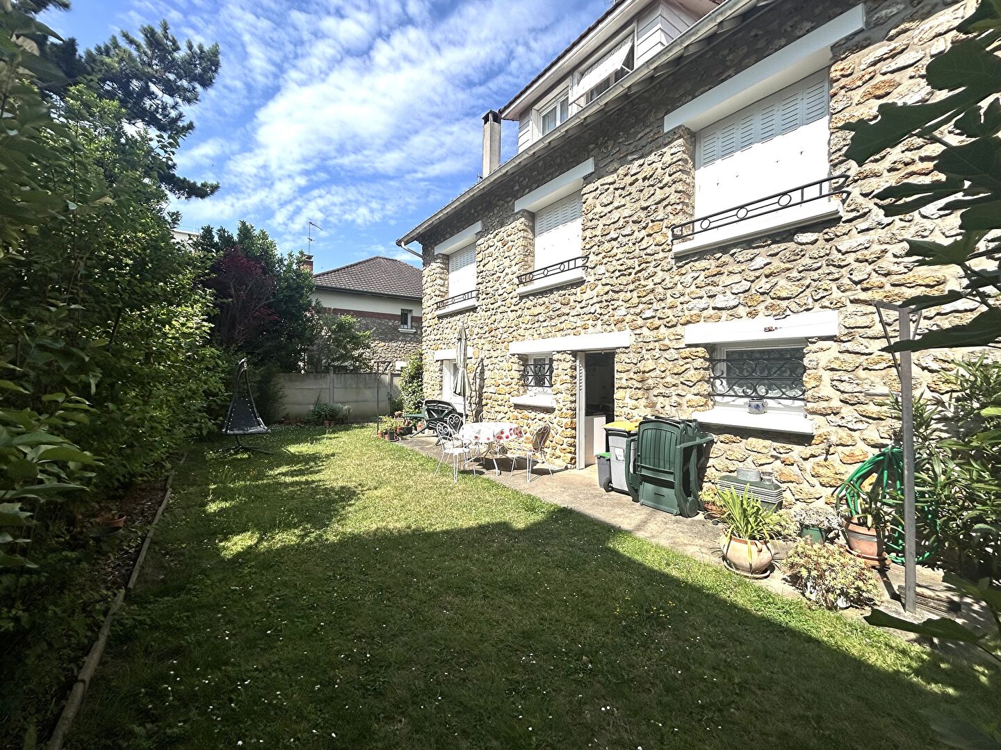 Photo MAISON 6 PIECES 150 m2 - 4 chambres + 1 pièce polyvalente - TERRAIN 365 m2 image 5/6