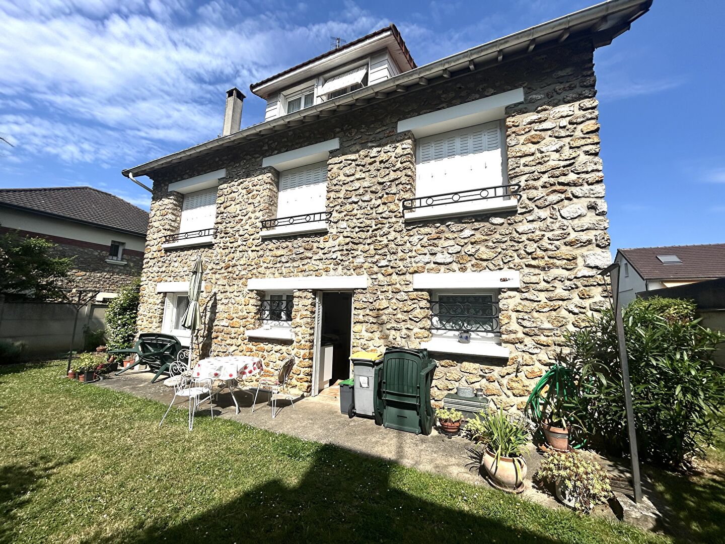 Photo MAISON 6 PIECES 150 m2 - 4 chambres + 1 pièce polyvalente - TERRAIN 365 m2 image 6/6