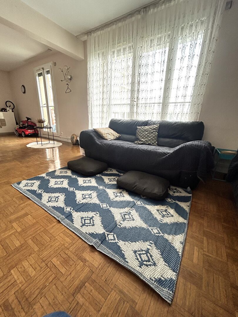 Photo APPARTEMENT 5 PIECES - 87 m2 - PROCHE CENTRE VILLE image 4/6