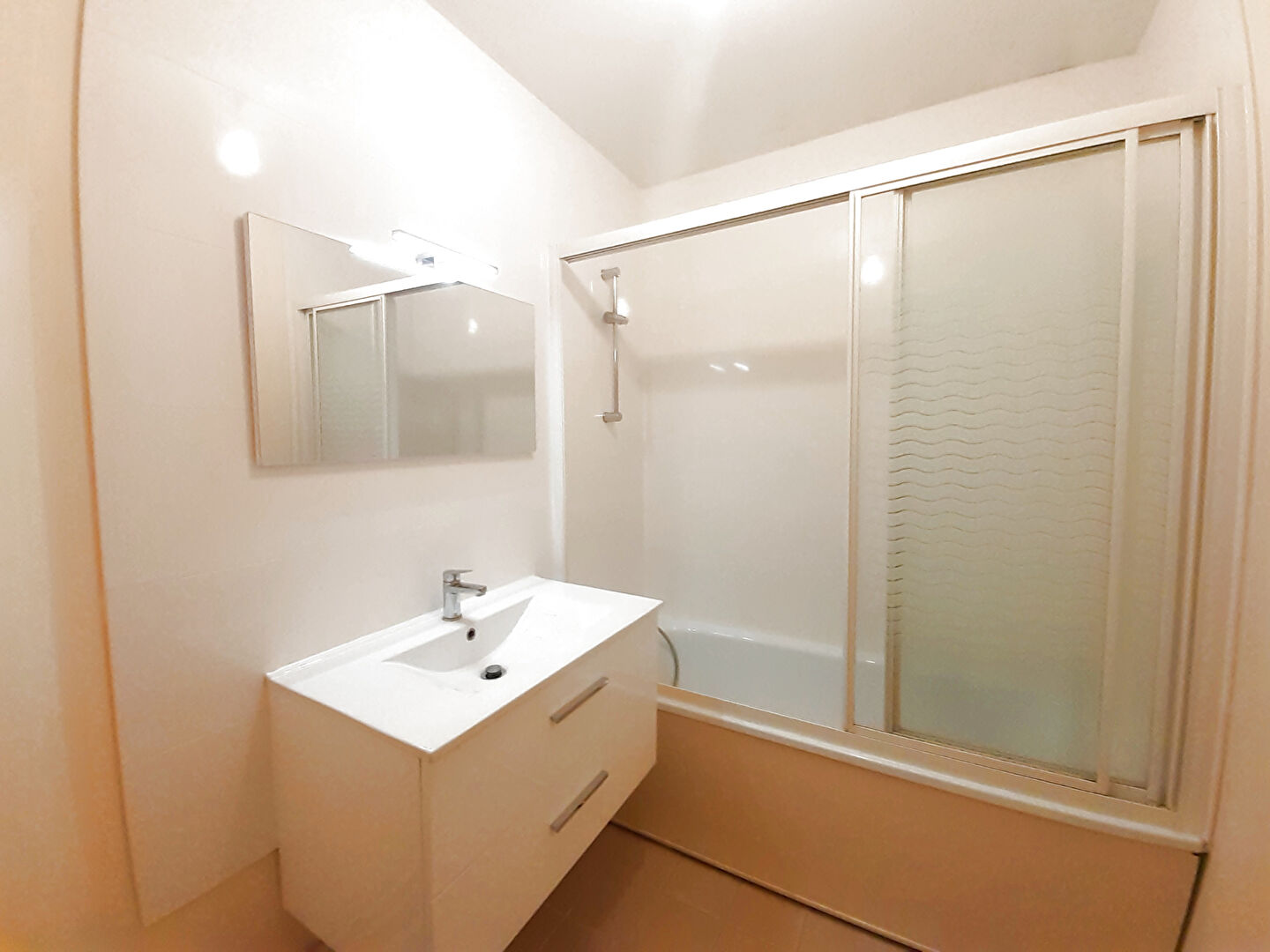 Photo 2 Pièces - Balcon - Métro L13 image 4/6