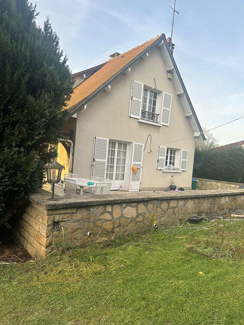 Photo Maison sur 1.978 m² de terrain image 3/6