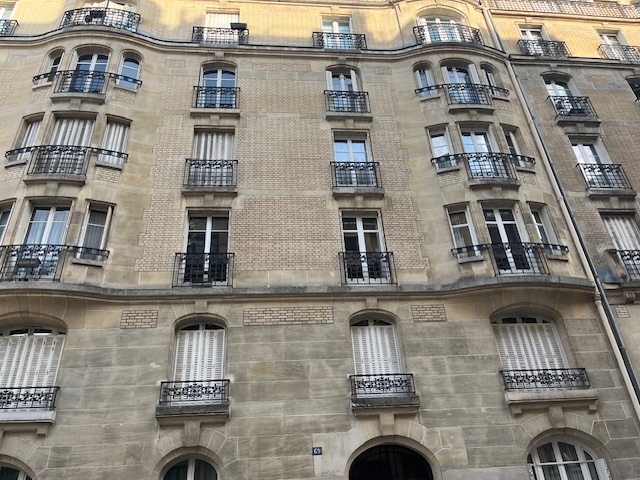 Photo 2 PIECES. REZ-DE-CHAUSSEE SUR COUR image 1/6