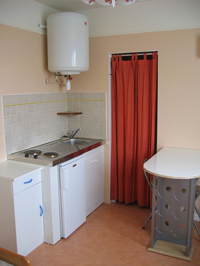 Photo Maison composé de 4 studios de 14 m² chacun, aménagés et équipés sur un terrain de 249 m² image 2/4