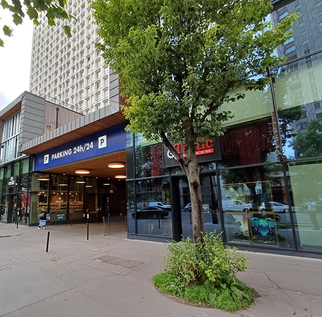 Photo Emplacement de stationnement image 3/4