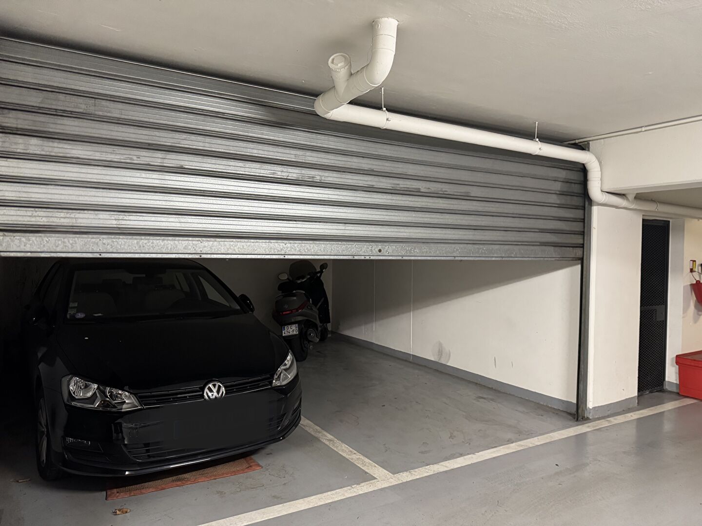 Photo PARKING FERME image 2/6