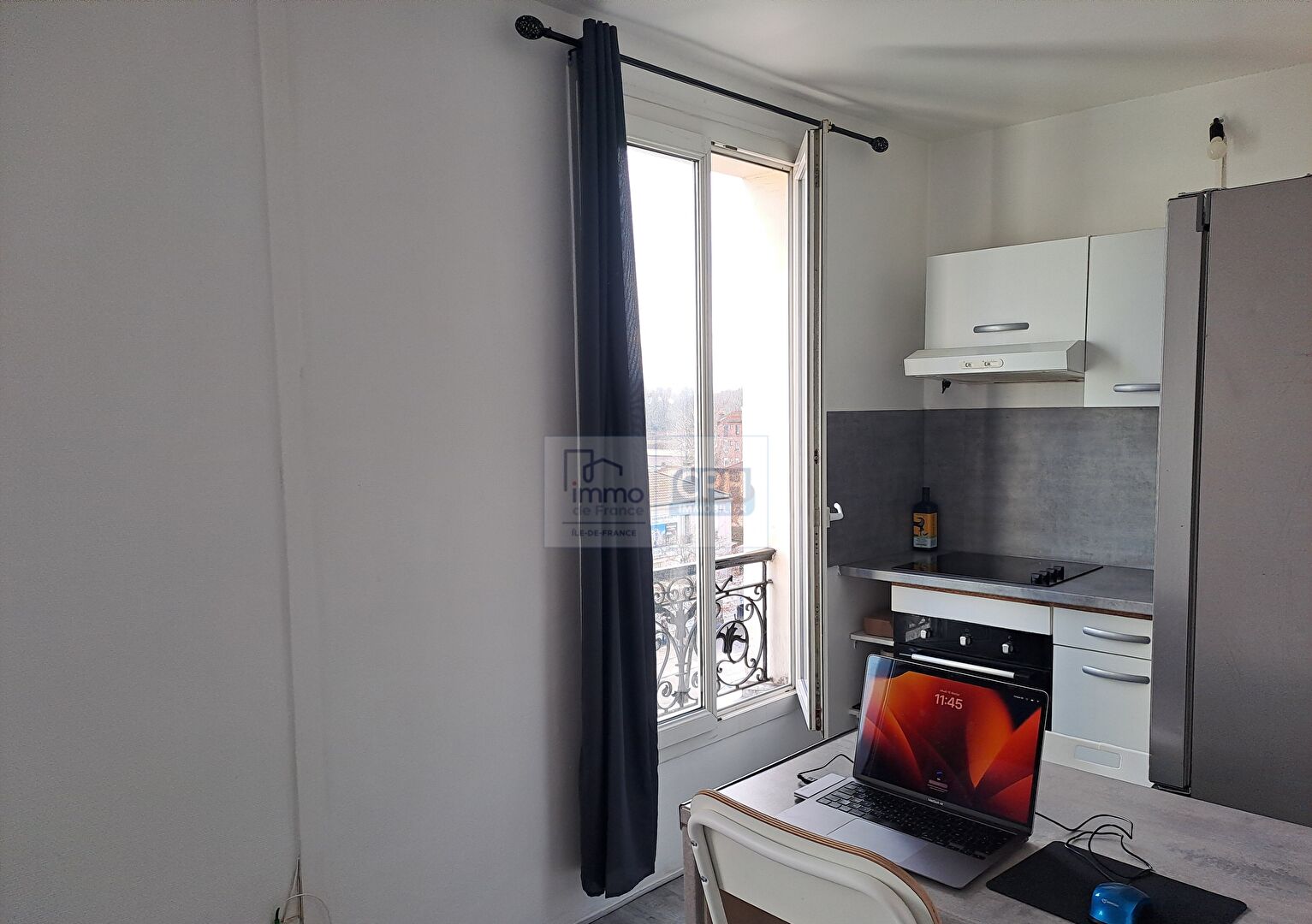 Photo Studio à 200 m de Paris image 5/6