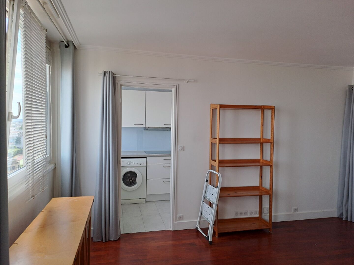 Photo Studio de 34,40 m² Vue dégagée image 2/3