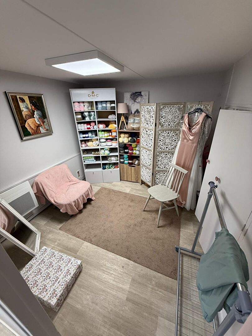 Photo Local Commercial image 2/6