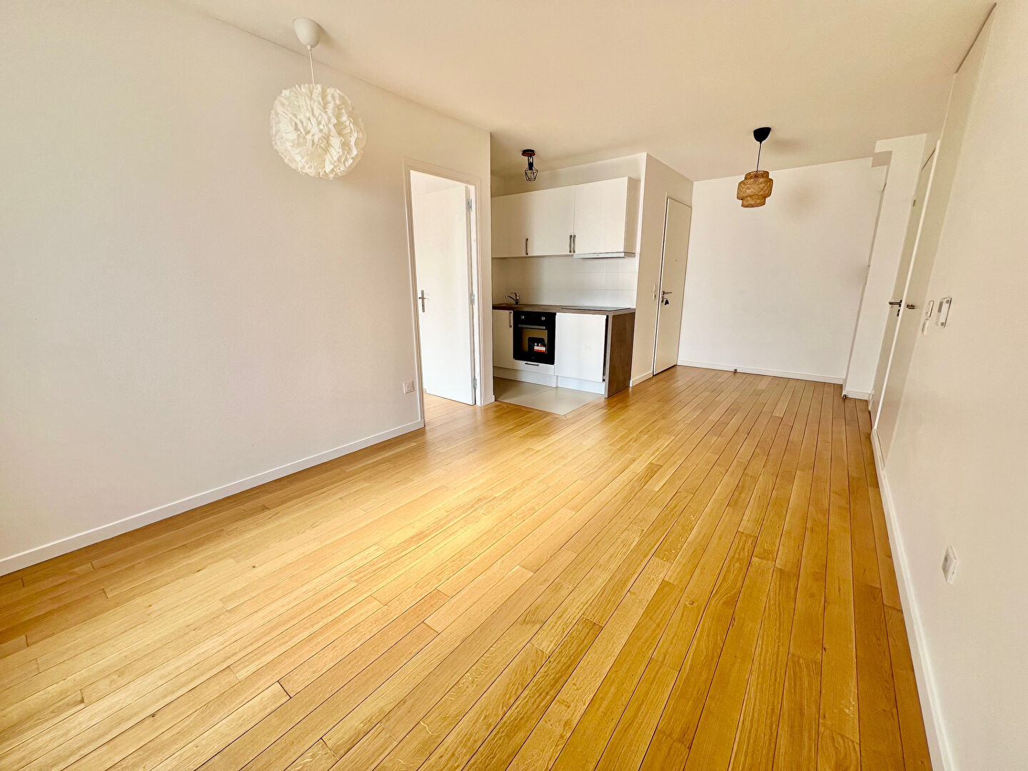 Photo Versailles Notre Dame, 2 pièces rénové + Parking en sous-sol image 2/6