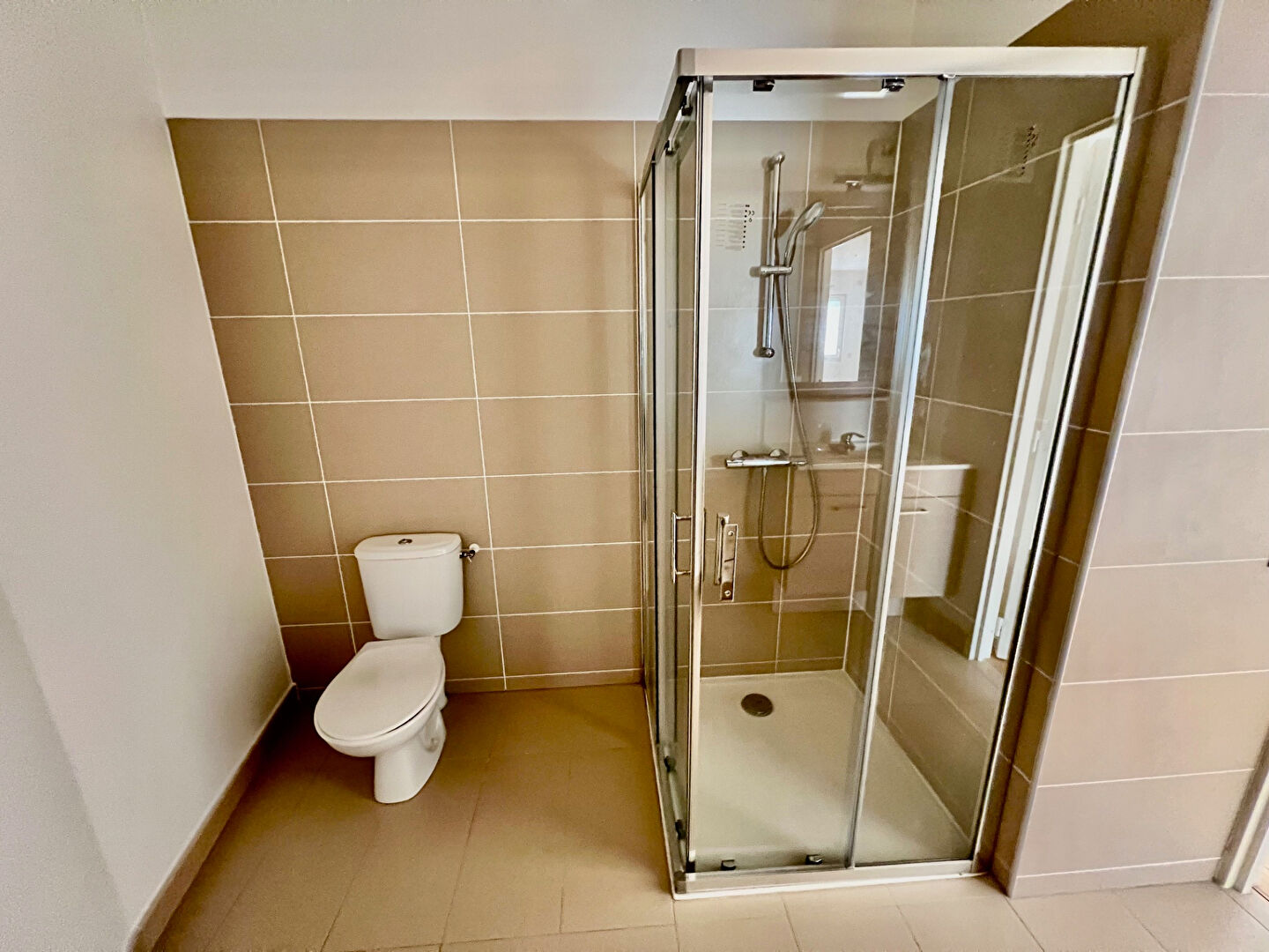 Photo Versailles Notre Dame, 2 pièces rénové + Parking en sous-sol image 6/6