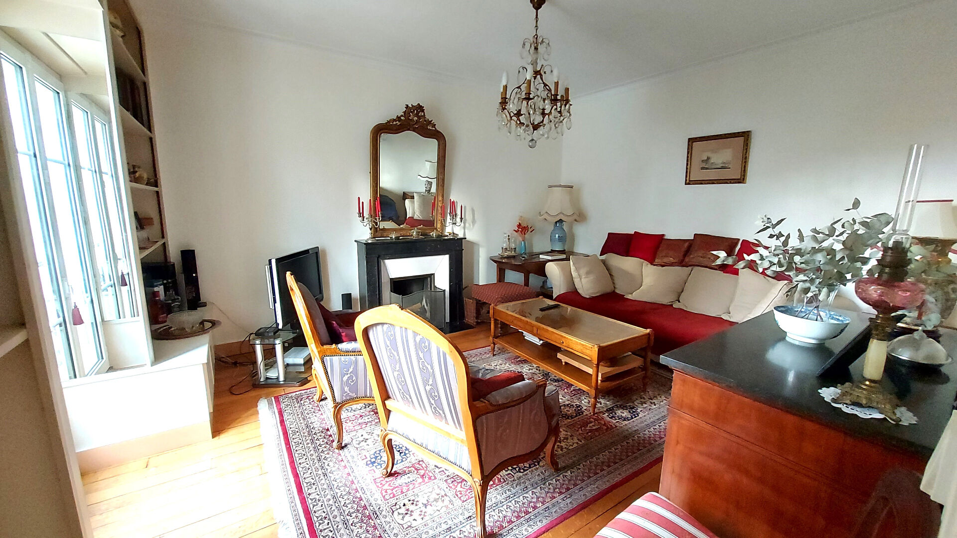 BOULEVARD DE LA REINE-VERSAILLES RD