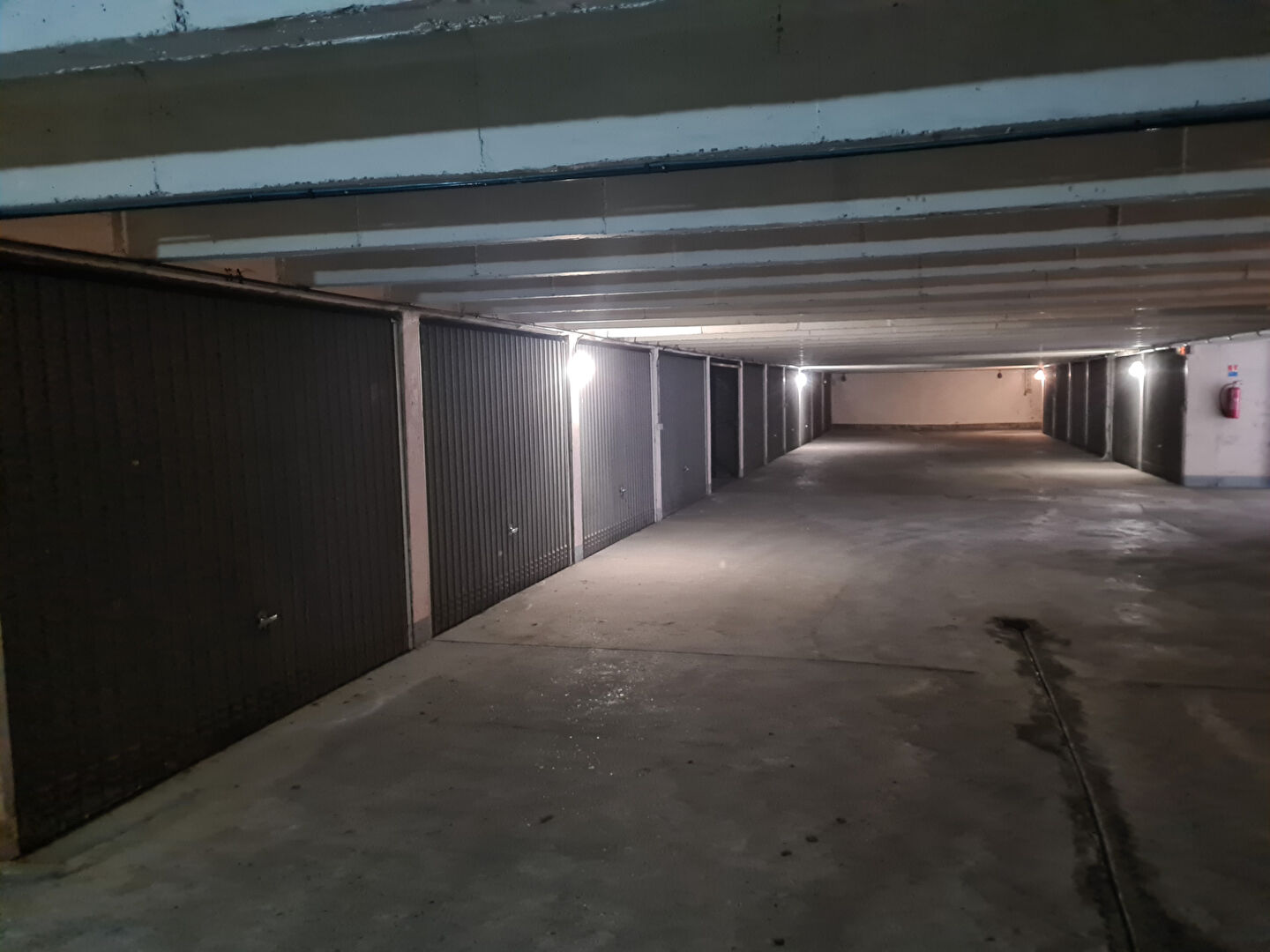 GENTILLY LOT DE 25 BOXS FERMES