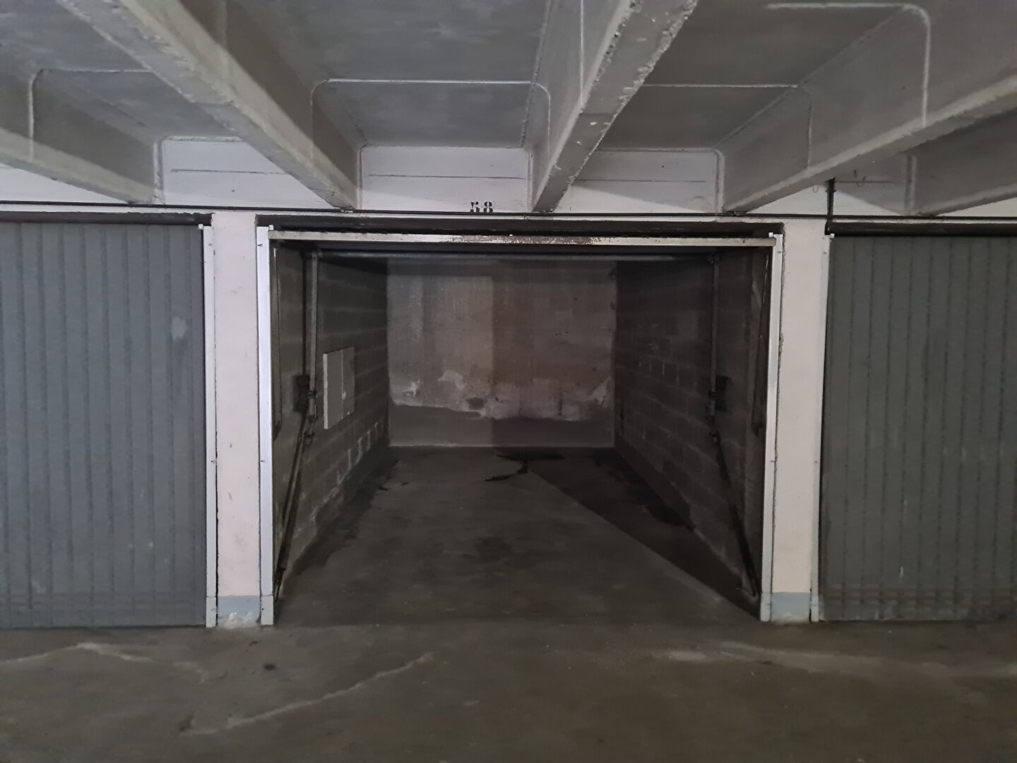 Photo GENTILLY LOT DE 25 BOXS FERMES image 3/4