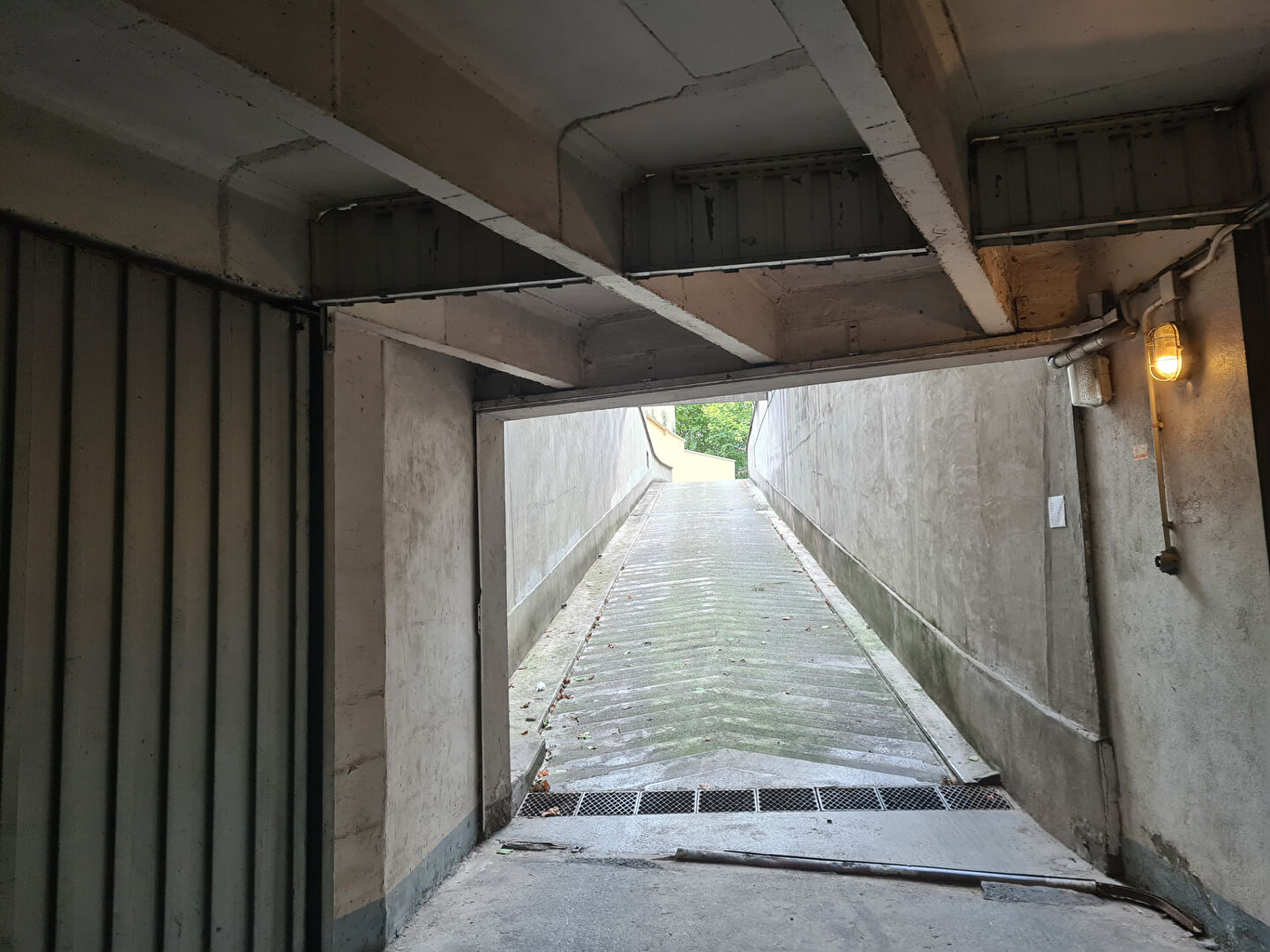 Photo GENTILLY LOT DE 25 BOXS FERMES image 4/4