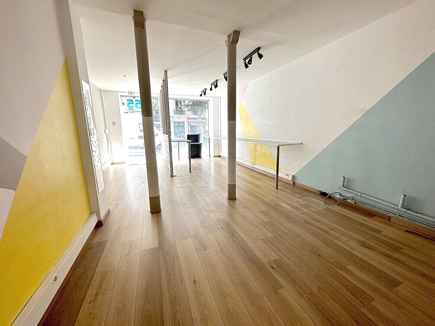 PARIS 09 Murs de boutique libres  - 3 pièce(s) 59 m2