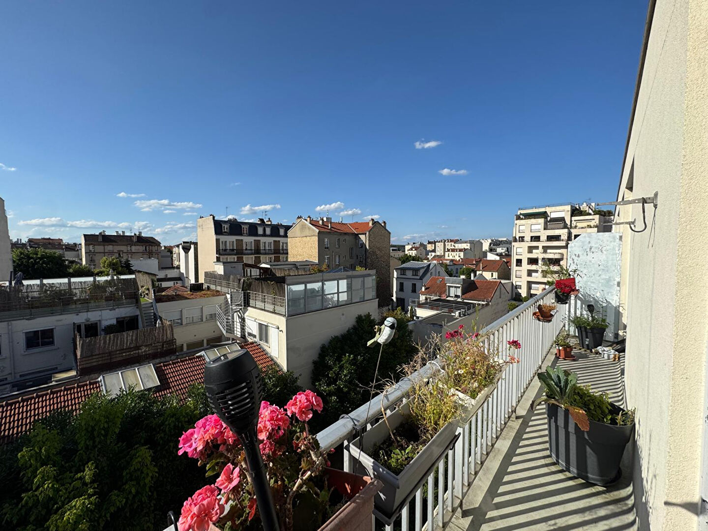 4 pièces lumineux avec terrasse et balcon, Courbevoie
