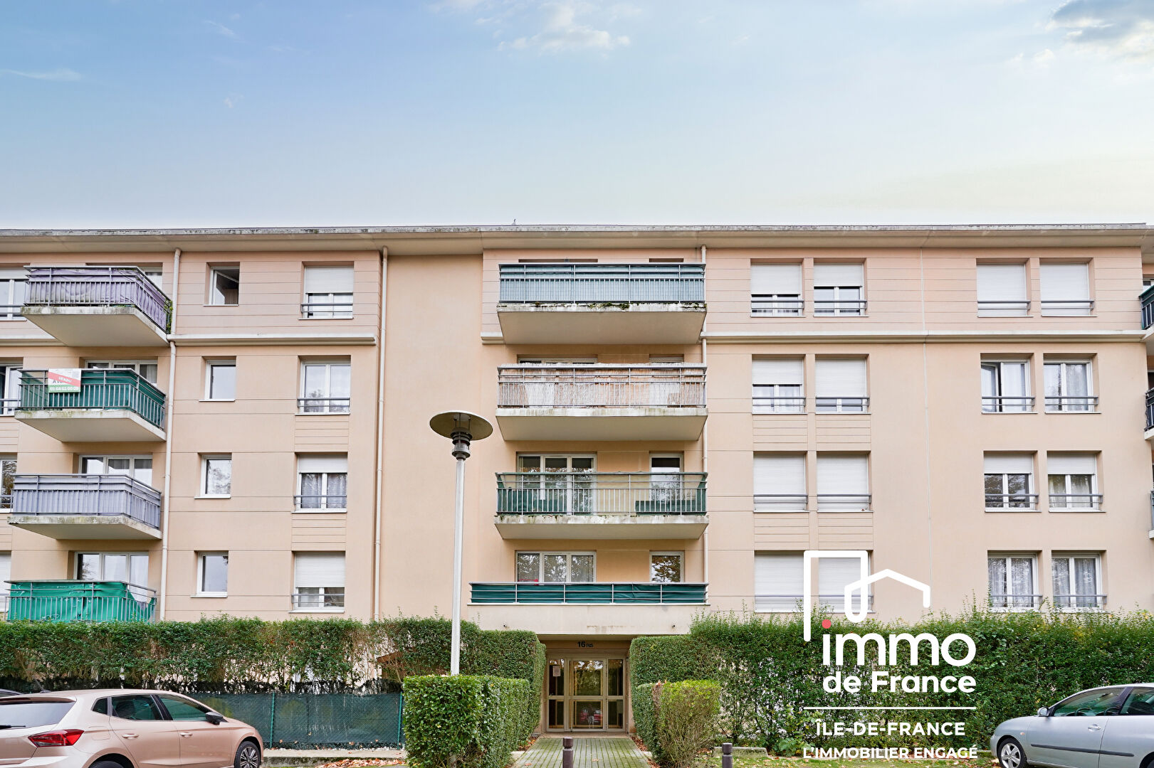 77500 CHELLES - Apartement 3 pièces avec 2 emplacements de parking